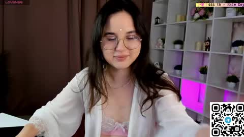 Snapshot of leylamirage chatting on May 27, 2026, 8:17 pm leylamirage online show from May 27, 2026, 8:17 pm