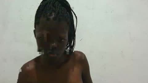 Snapshot of leylani69 chatting on May 18, 2026, 6:47 pm laylani69 online show from May 18, 2026, 6:47 pm