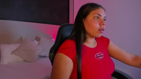 L E Y R E  online show from January 14, 2026, 3:28 pm