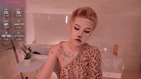 Lisa online show from October 22, 2025, 1:17 am