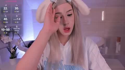 Lisa online show from October 30, 2025, 2:13 am