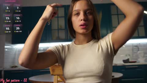 Snapshot of li_queen_ chatting on December 9, 2024, 8:11 am Hey Im Alexa tg online show from December 9, 2024, 8:11 am