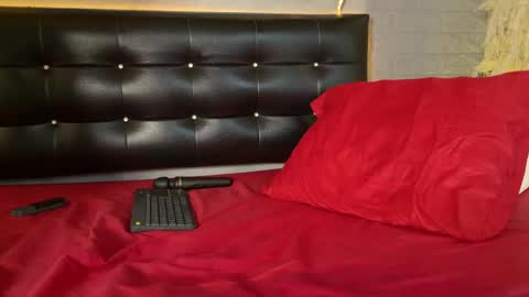 Lia James online show from May 11, 2026, 4:04 pm