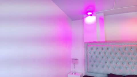 Lia  online show from April 8, 2026, 3:17 am