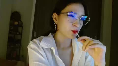 liliana online show from March 16, 2026, 2:21 pm