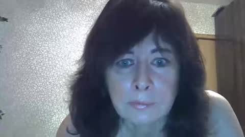lia_ang online show from October 12, 2025, 1:32 pm