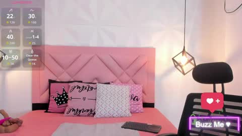 lia_harper_ online show from April 6, 2026, 5:25 pm