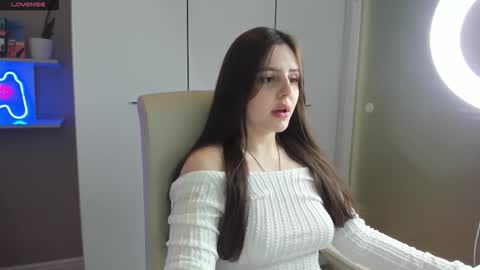 Lia online show from October 19, 2025, 1:45 pm