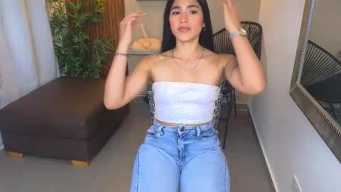 Snapshot of lia_mar_ chatting on October 16, 2025, 6:42 pm LIA online show from October 16, 2025, 6:42 pm