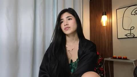 Snapshot of lia_mar_ chatting on December 3, 2025, 6:17 pm LIA online show from December 3, 2025, 6:17 pm