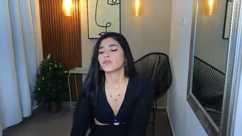 Snapshot of lia_mar_ chatting on December 15, 2025, 6:23 pm LIA online show from December 15, 2025, 6:23 pm