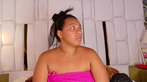 lia_mariana online show from October 19, 2025, 2:45 am