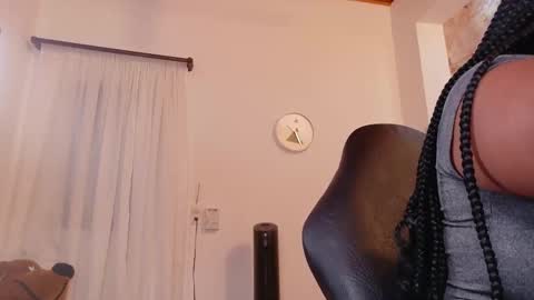 lia_mariana online show from November 9, 2025, 10:19 pm