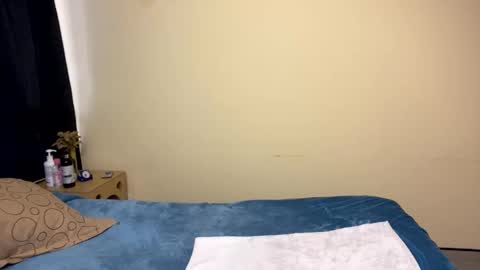 Snapshot of lia_queen610 chatting on February 14, 2026, 10:39 pm Little Queen Lia online show from February 14, 2026, 10:39 pm