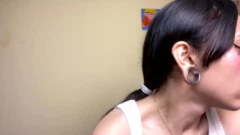 Snapshot of lia_queen610 chatting on February 20, 2026, 11:27 pm Little Queen Lia online show from February 20, 2026, 11:27 pm