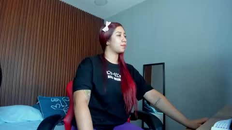 lia_violetta online show from December 2, 2025, 9:10 pm