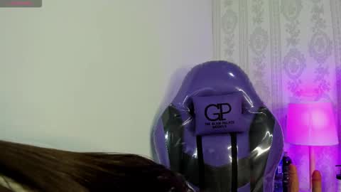 Liaa online show from October 15, 2025, 2:44 am