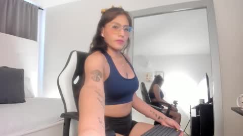 Snapshot of liaa_moretti_ chatting on January 5, 2026, 7:28 pm Liaa online show from January 5, 2026, 7:28 pm