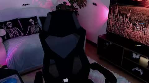 Liaa  online show from October 12, 2025, 10:31 pm