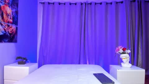 Snapshot of liaa_taylor1 chatting on December 19, 2025, 4:30 am Lia online show from December 19, 2025, 4:30 am