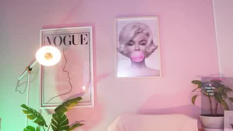 Snapshot of liaaa___ chatting on March 6, 2026, 12:56 pm Lia online show from March 6, 2026, 12:56 pm