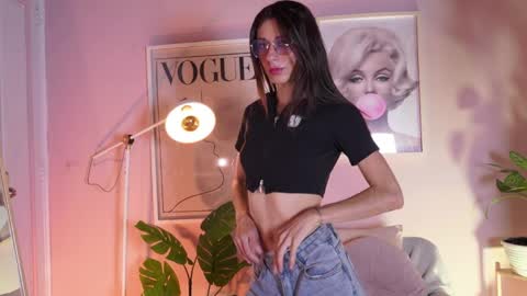 Snapshot of liaaa___ chatting on April 7, 2026, 12:16 pm Lia online show from April 7, 2026, 12:16 pm