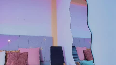 Liaa online show from April 13, 2026, 6:24 pm