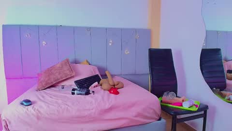 Liaa online show from April 15, 2026, 9:15 pm