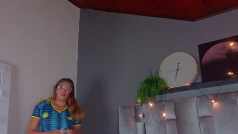 L I A   online show from July 4, 2026, 2:40 am