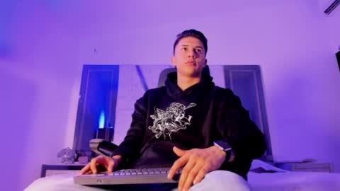 Snapshot of liaamsmiith_ chatting on September 15, 2025, 12:16 pm Liam Smith online show from September 15, 2025, 12:16 pm