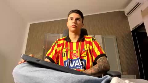 Snapshot of liaamsmiith_ chatting on September 27, 2025, 12:21 pm Liam Smith online show from September 27, 2025, 12:21 pm