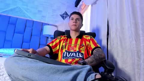 Snapshot of liaamsmiith_ chatting on October 7, 2025, 12:02 pm Liam Smith online show from October 7, 2025, 12:02 pm