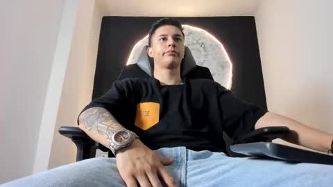 Snapshot of liaamsmiith_ chatting on October 23, 2025, 12:48 pm Liam Smith online show from October 23, 2025, 12:48 pm