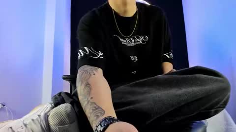 Snapshot of liaamsmiith_ chatting on November 8, 2025, 12:49 pm Liam Smith online show from November 8, 2025, 12:49 pm