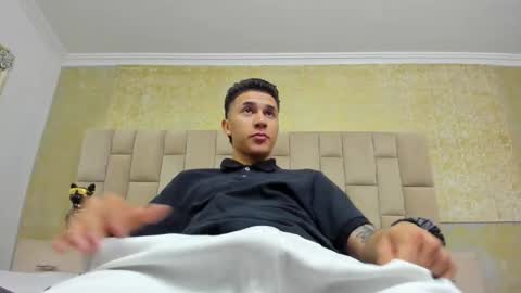 Snapshot of liaamsmiith_ chatting on November 16, 2025, 12:22 pm Liam Smith online show from November 16, 2025, 12:22 pm