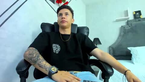 Snapshot of liaamsmiith_ chatting on November 20, 2025, 12:27 pm Liam Smith online show from November 20, 2025, 12:27 pm