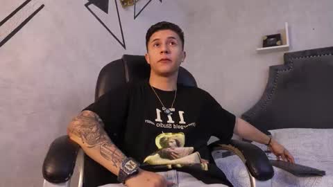 Snapshot of liaamsmiith_ chatting on November 24, 2025, 12:38 pm Liam Smith online show from November 24, 2025, 12:38 pm