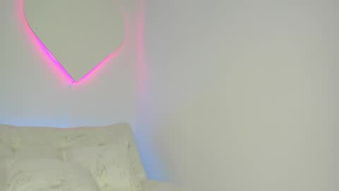 La  online show from May 8, 2026, 10:37 pm