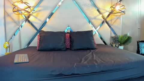 Snapshot of liah_grey8 chatting on February 21, 2026, 9:05 pm ---Liah--- online show from February 21, 2026, 9:05 pm