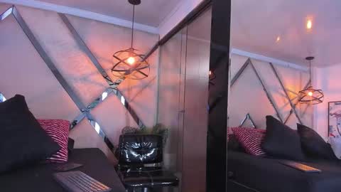 Snapshot of liah_grey8 chatting on February 27, 2026, 9:04 pm ---Liah--- online show from February 27, 2026, 9:04 pm