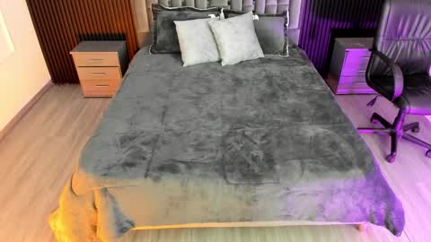 Liah Fontaine online show from November 10, 2025, 11:31 am