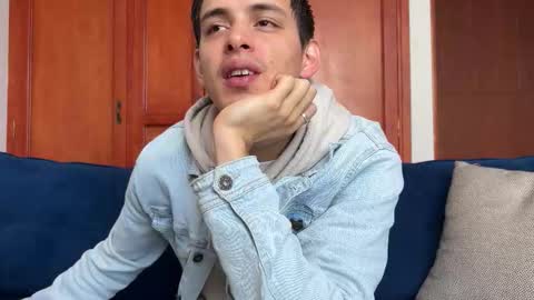 Liam online show from November 19, 2025, 1:11 pm