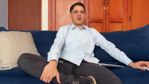 Liam online show from December 14, 2025, 5:51 pm