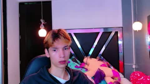 liam_green1 online show from February 14, 2026, 12:02 pm