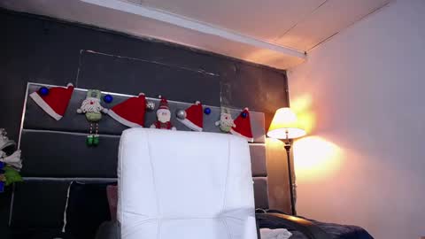 Liam online show from December 4, 2025, 8:39 pm