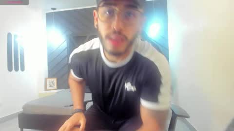 LIAM KLEIN online show from November 15, 2025, 11:18 am