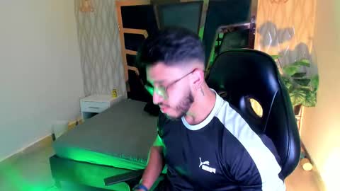 LIAM KLEIN online show from December 16, 2025, 11:15 am