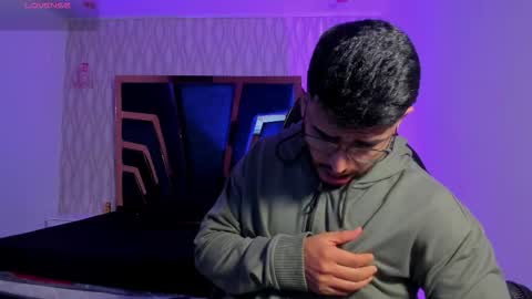 LIAM KLEIN online show from March 26, 2026, 11:16 am