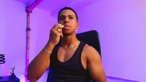 Snapshot of liam_morocho chatting on September 19, 2025, 8:20 pm LIAM online show from September 19, 2025, 8:20 pm