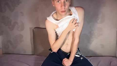 Snapshot of liam_shadow chatting on May 28, 2026, 1:19 pm Liam Shadow online show from May 28, 2026, 1:19 pm